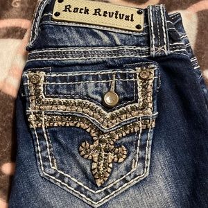 ROCK REVIVAL
Betty Boot Cut Jeans
25 / 34 / Betty